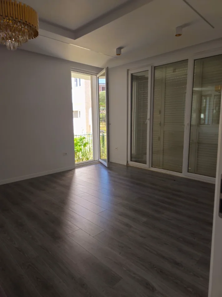 Tirane, jepet me qera Vile Vile 3 Katshe , 650 m² 4.000 € (TEG)