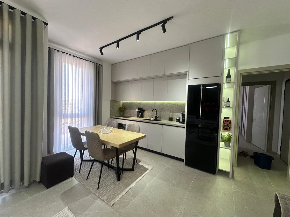 Tirane, jepet me qera apartament 1+1+Ballkon , 600 € (Stacioni Trenit)