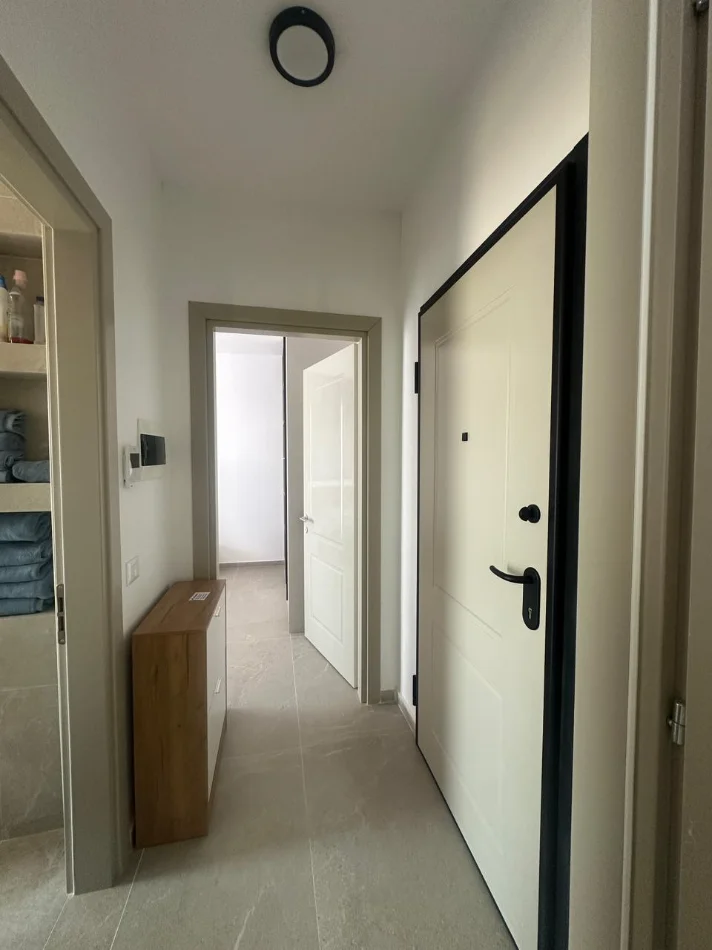 Tirane, jepet me qera apartament 1+1+Ballkon , 600 € (Stacioni Trenit)