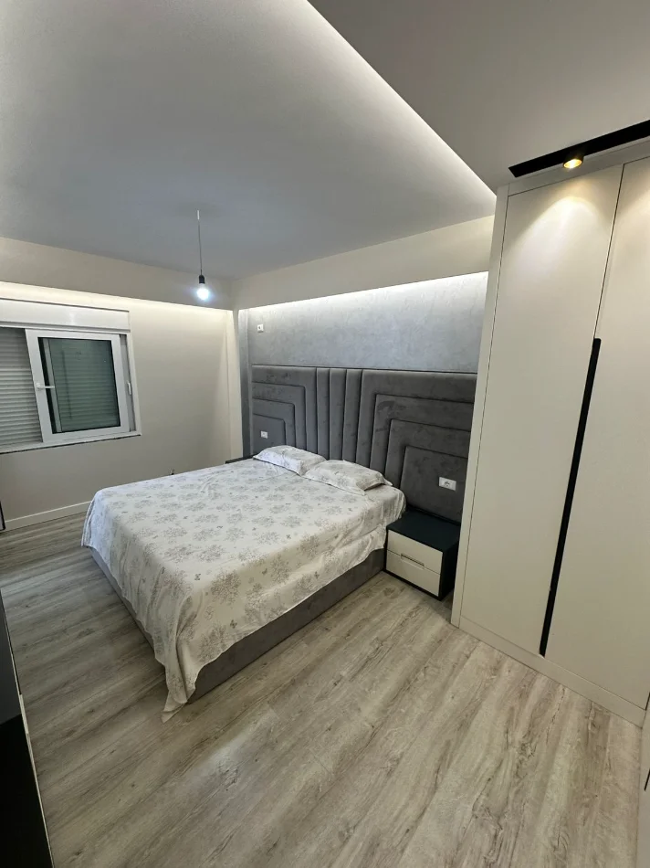 Tirane, shitet apartament 2+1+Ballkon Kati 3, 127 m² 200.000 € (Astir, Tiranë)