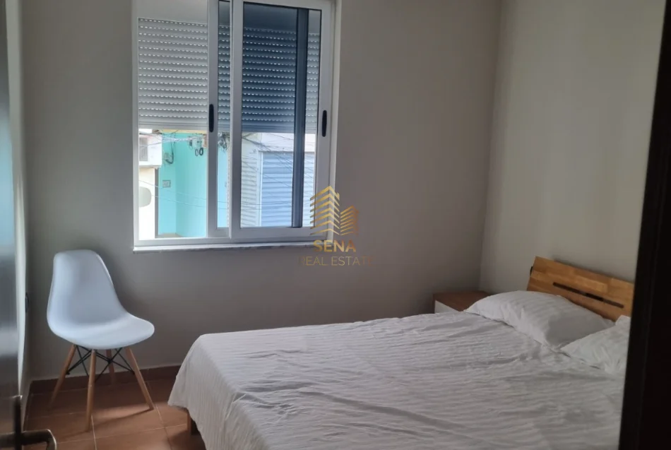 Tirane, jepet me qera apartament 1+1 Kati 2, 50 m² 450 € (Ali Demi)