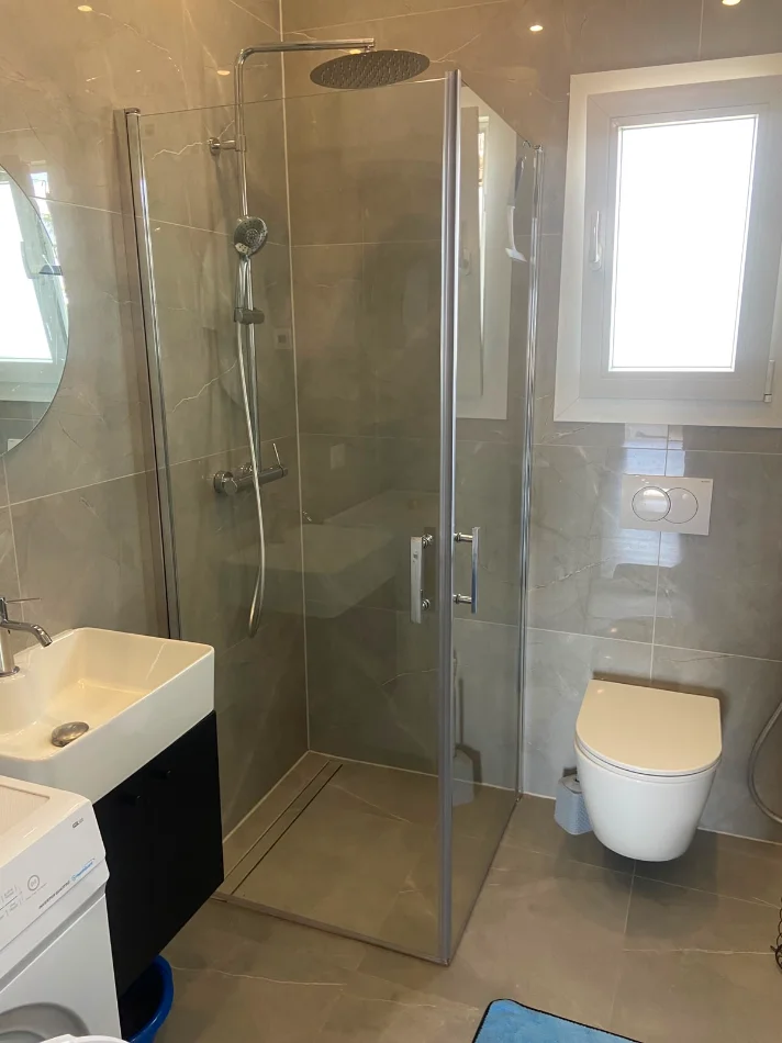 🏡 JEPET ME QERA APARTAMENT 1+1 tek  Rruga Mihal Grameno Afer Ali Demit,    400 mije leke