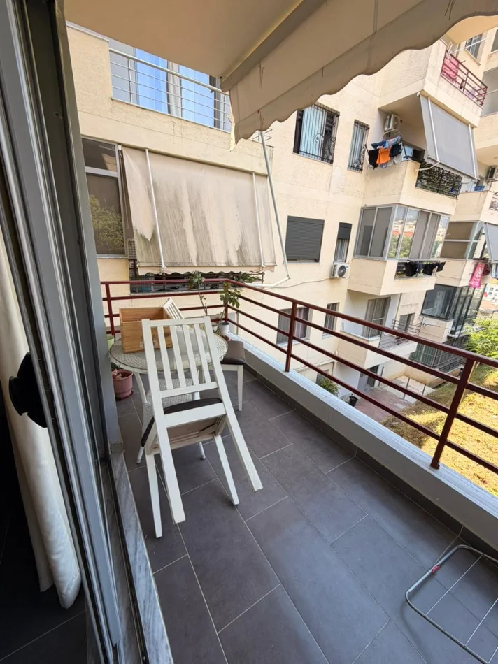 Tirane, jepet me qera apartament 1+1+Ballkon Kati 2, 71 m² 400 € 