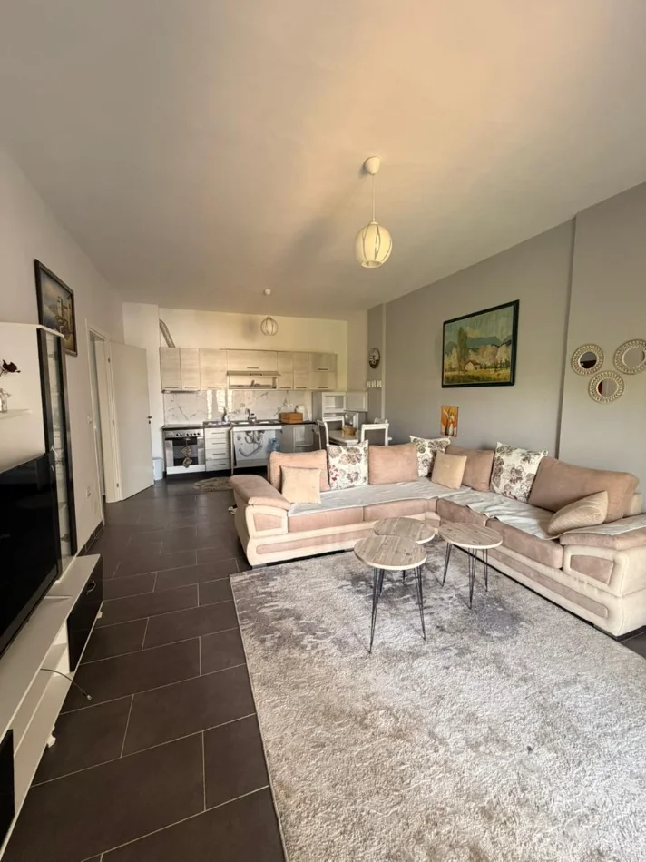 Tirane, jepet me qera apartament 1+1+Ballkon Kati 2, 71 m² 400 € 