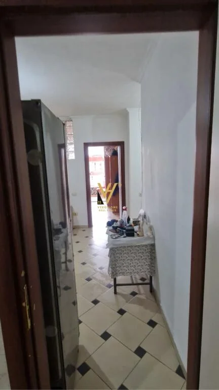 Tirane, jepet me qera apartament 1+1+Ballkon Kati 8, 60 m² 400 € (ASTIR)