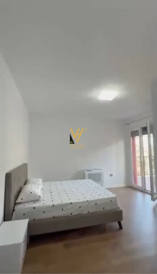 Tirane, jepet me qera apartament 2+1+Ballkon Kati 4, 110 m² 420 € (PASKUQAN)