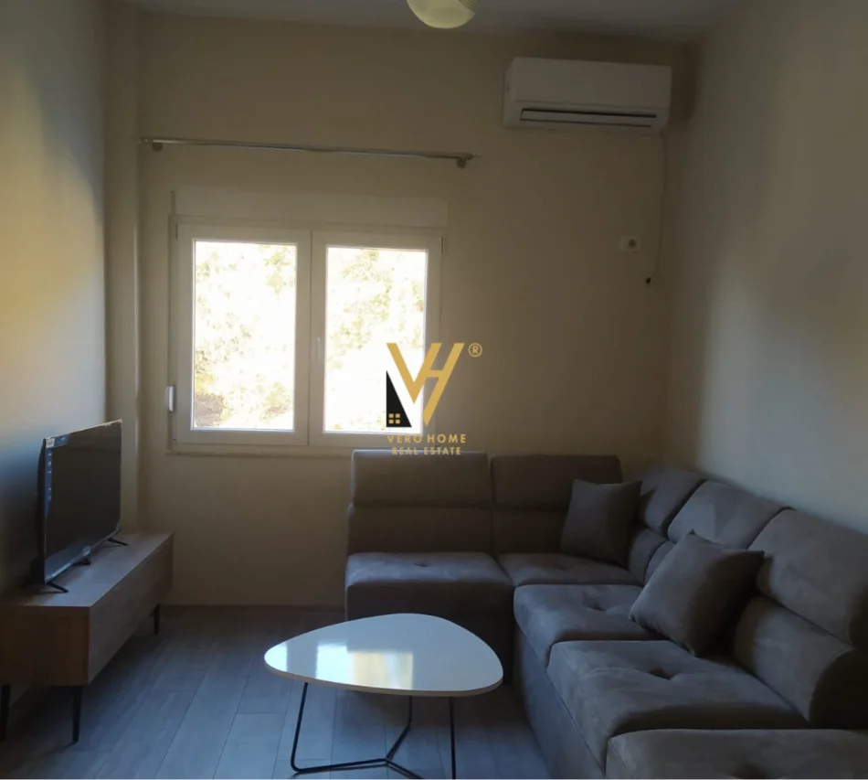 Tirane, jepet me qera apartament 1+1+Ballkon Kati 3, 54 m² 350 € (SHKOZE)