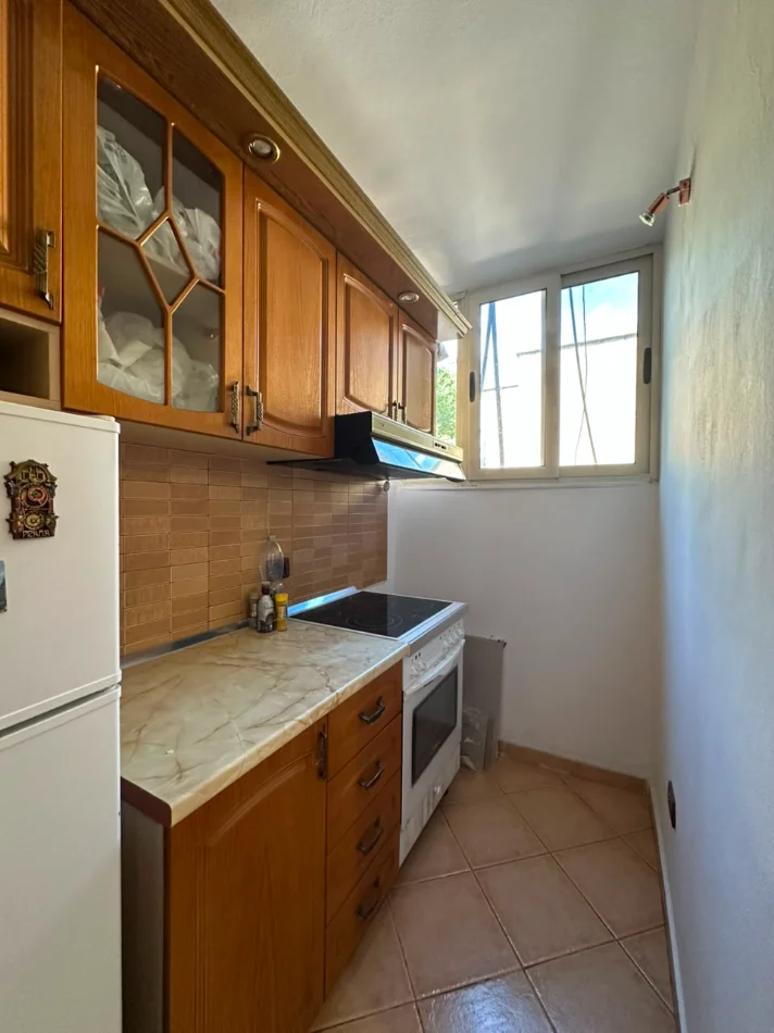 Shqiperi, jepet me qera apartament 2+1+Ballkon Kati 2, 500 € (Asim Vokshi)