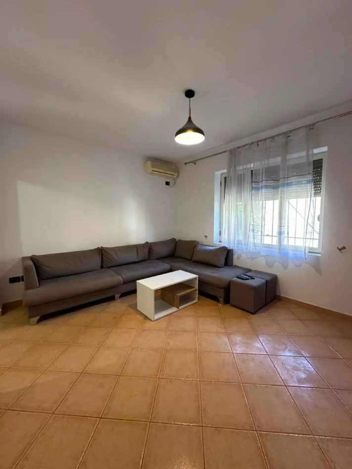 Shqiperi, jepet me qera apartament 2+1+Ballkon Kati 2, 500 € (Asim Vokshi)