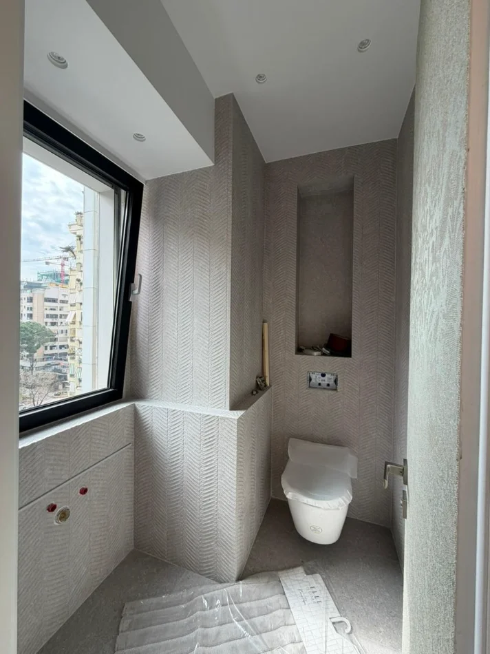 Tirane, shitet apartament 2+1+Ballkon Kati 8, 140 m² 600.000 € (Ambassador 3)