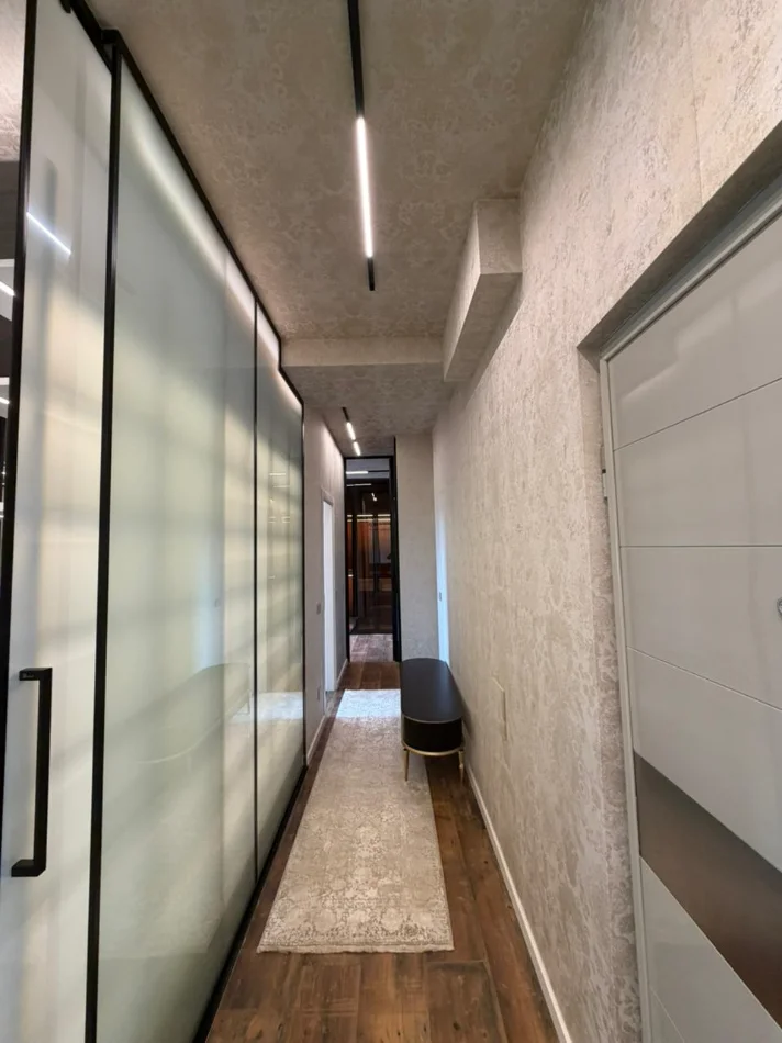 Tirane, shitet apartament 2+1+Ballkon Kati 8, 140 m² 600.000 € (Ambassador 3)