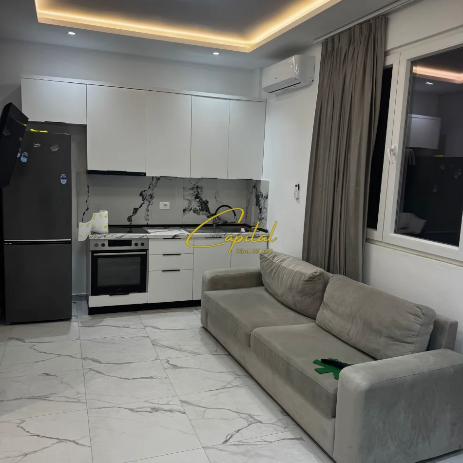 Tirane, jepet me qera apartament 1+1 Kati 1, 55 m² 500 € (5 MAJI)