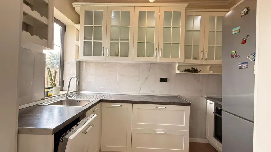 Shqiperi, jepet me qera apartament 2+1+Ballkon Kati 4, 88 m² 600 € (prokop myzeqari)