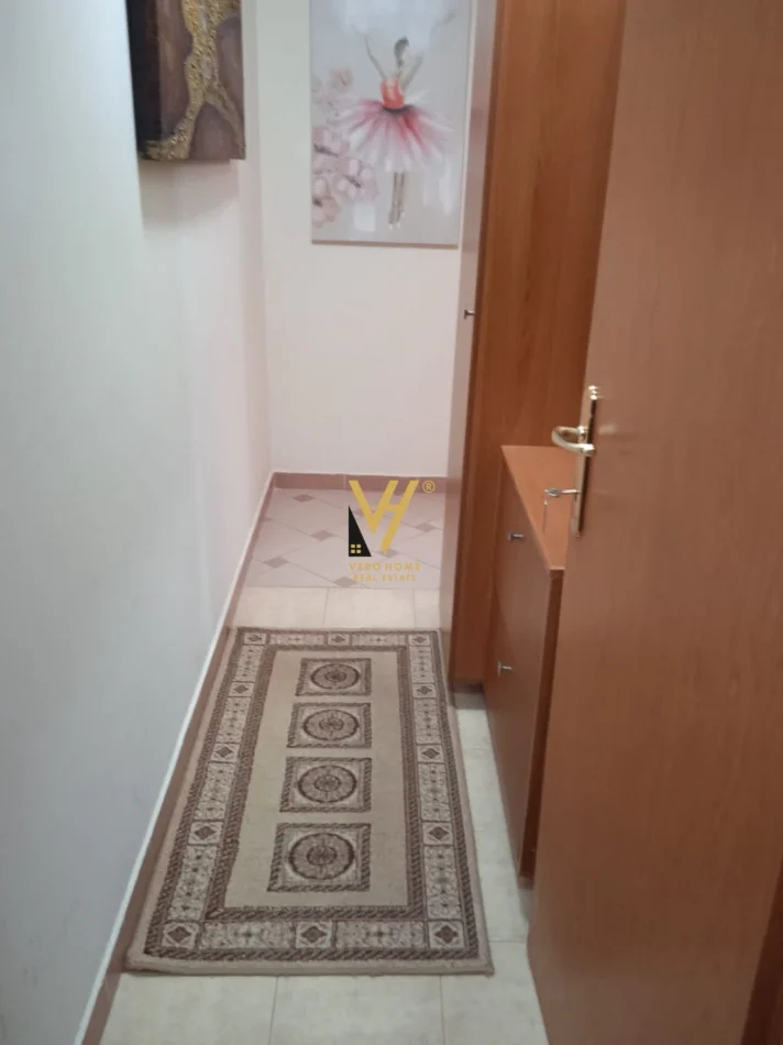 Tirane, jepet me qera garsonier Kati 2, 40 m² 520 € (QENDER)