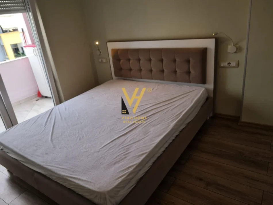 Tirane, jepet me qera apartament 1+1+Ballkon Kati 7, 65 m² 420 € (ASTIR)