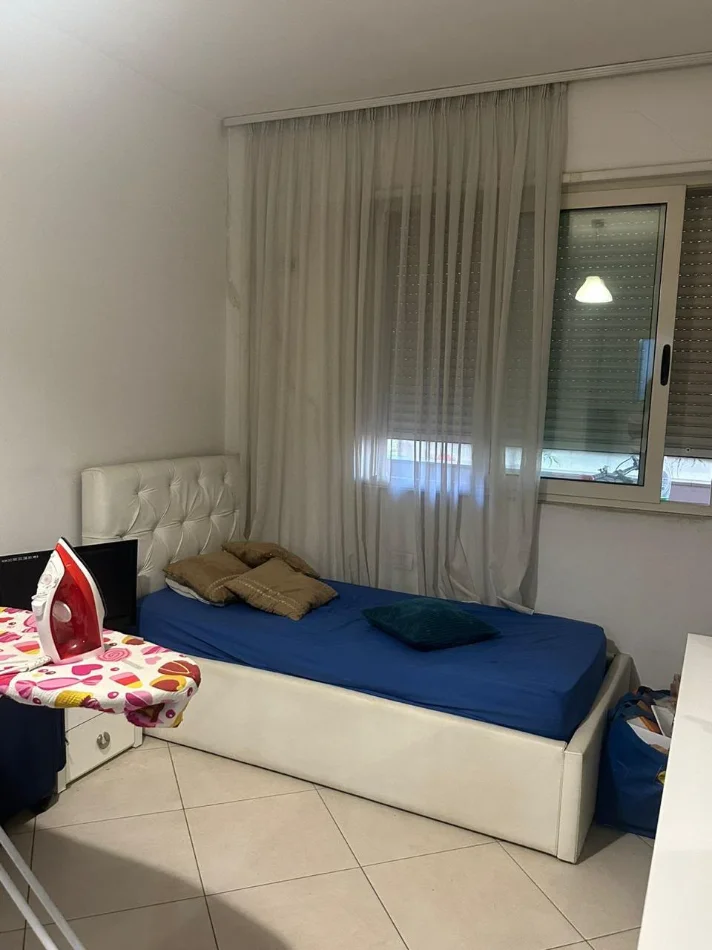 Tirane, jepet me qera apartament 2+1 Kati 3, 