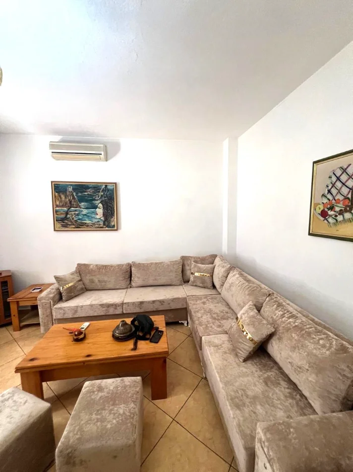 🏡 Jepet me Qera Apartament 2+1 tek Komuna e Parisit Big Market siper autostrades   500 mije leke