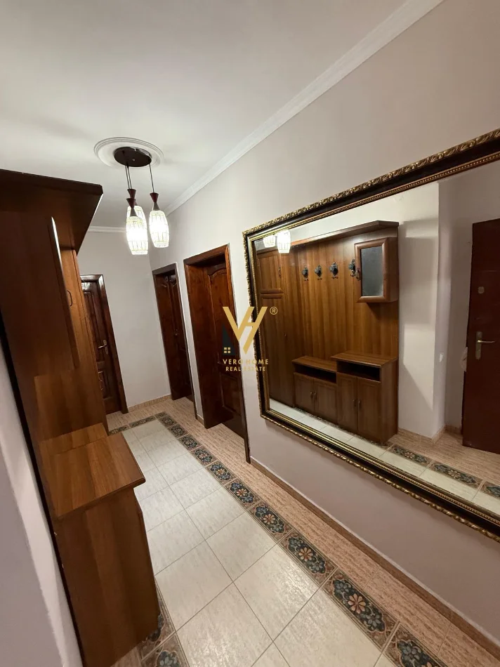 Tirane, jepet me qera apartament 2+1+Ballkon Kati 4, 73 m² 570 € (XHAMIA E TABAKEVE)