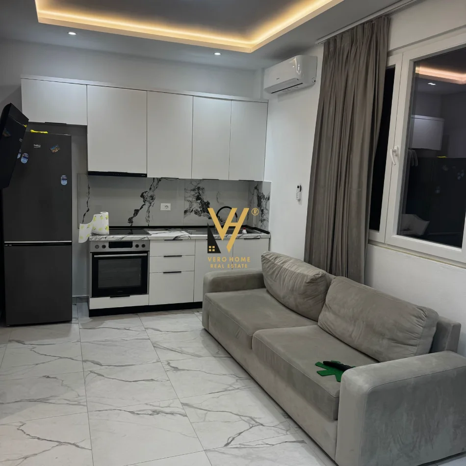 Tirane, jepet me qera apartament 1+1+Ballkon Kati 0, 55 m² 520 € (5 MAJI)