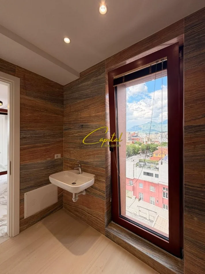 Tirane, jepet me qera ambjent biznesi Kati 7, 70 m² 1.200 € (RRUGA E KAVAJES)