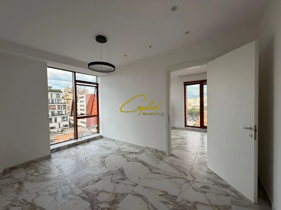 Tirane, jepet me qera ambjent biznesi Kati 7, 70 m² 1.200 € (RRUGA E KAVAJES)