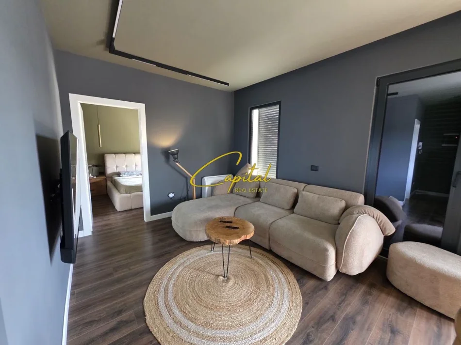 Tirane, shitet apartament+verande | Penthouse 2+1 Kati 5, 121 m² 420.000 € (ISH TREGU ELEKTRIK)