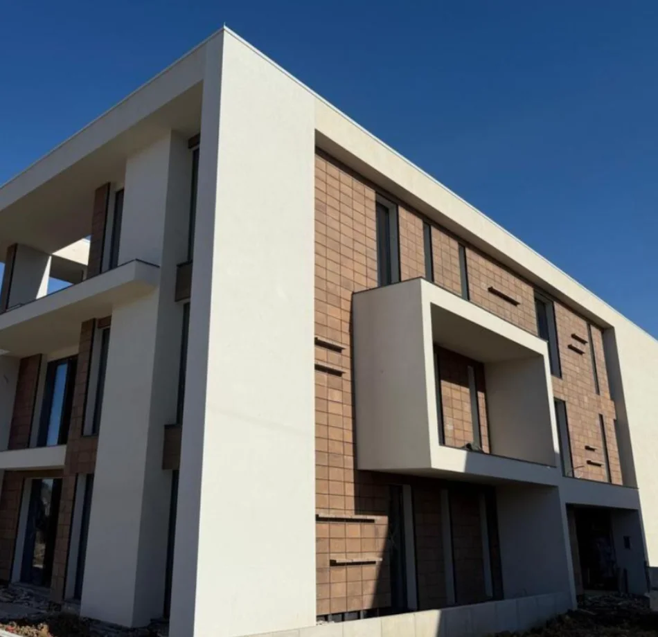 Tirane, shitet apartament 1+1+Ballkon Kati 1, 118 m² 225.000 € (Tulipan Residence, TEG)