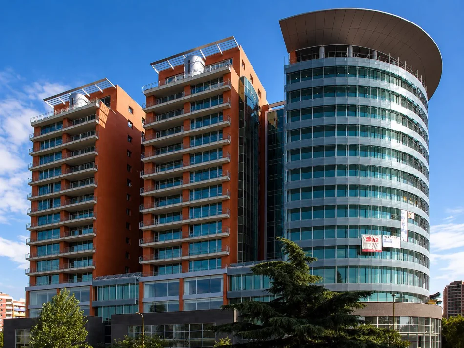 Tirane, shitet dyqan Kati 1, 50 m² 290.000 € (ETC)