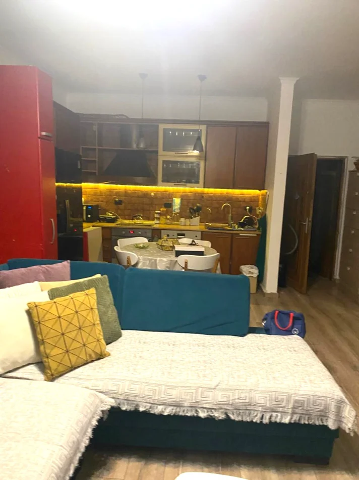 🏡 Jepet me Qera Apartament 2+1 tek Kodra e Diellit, 700 mije leke