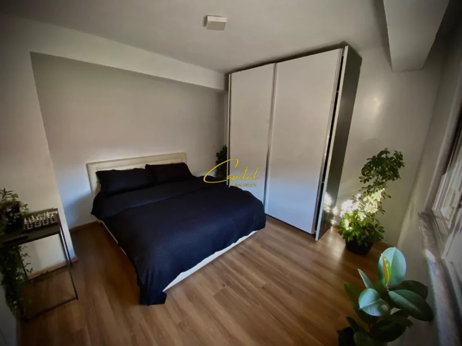 Tirane, jepet me qera apartament 1+1 Kati 2, 60 m² 400 € (PAZARI I RI)