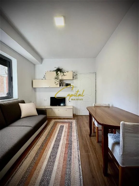 Tirane, jepet me qera apartament 1+1 Kati 2, 60 m² 400 € (PAZARI I RI)