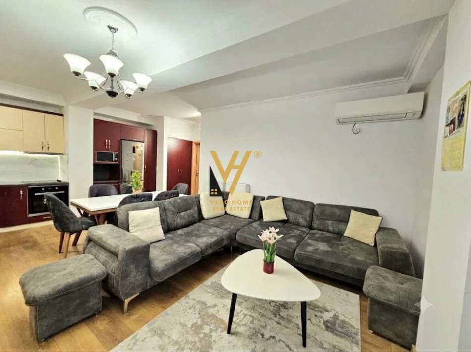 Tirane, jepet me qera apartament 2+1+Ballkon Kati 0, 95 m² 700 € (SAUK I VJETER)