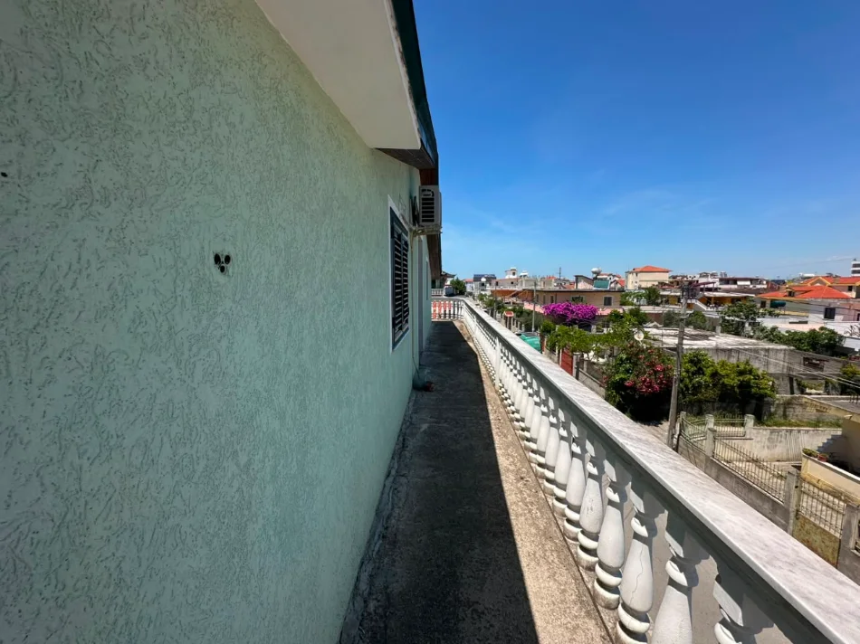 Durres, shitet shtepi , 466 m² 350.000 € (Kryqit të Kuq)