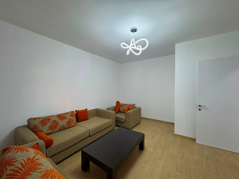Tirane, jepet me qera apartament 2+1 Kati 1, 100 m² 400 € (Misto Mame, Rruga Hamdi Cullhaj)