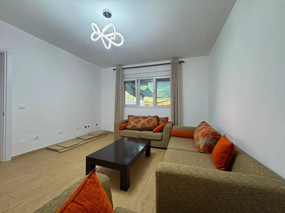 Tirane, jepet me qera apartament 2+1 Kati 1, 100 m² 400 € (Misto Mame, Rruga Hamdi Cullhaj)