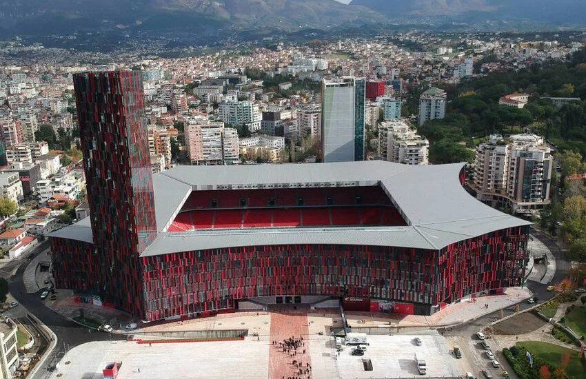 Tirane, jepet me qera ambjent biznesi Kati 0, 810 m² (Stadiumi Air Albania)
