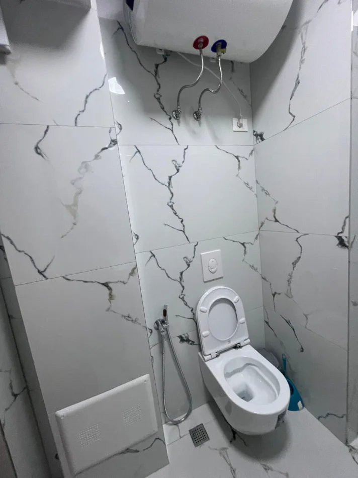 Tirane, jepet me qera apartament 1+1+Ballkon Kati 4, 50 m² 630 € (Rruga Hoxha tasim)