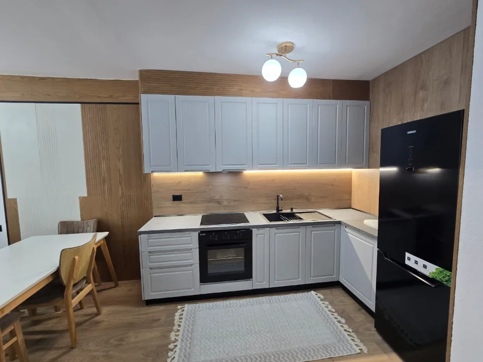Tirane, shitet apartament 1+1+Ballkon Kati 5, 67 m² 121.000 € (Astir)
