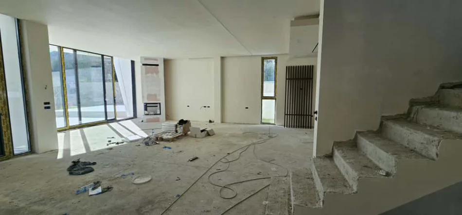 Tirane, shitet Vile Vile 3 Katshe , 440 m² 780.000 € (Prane TEG)