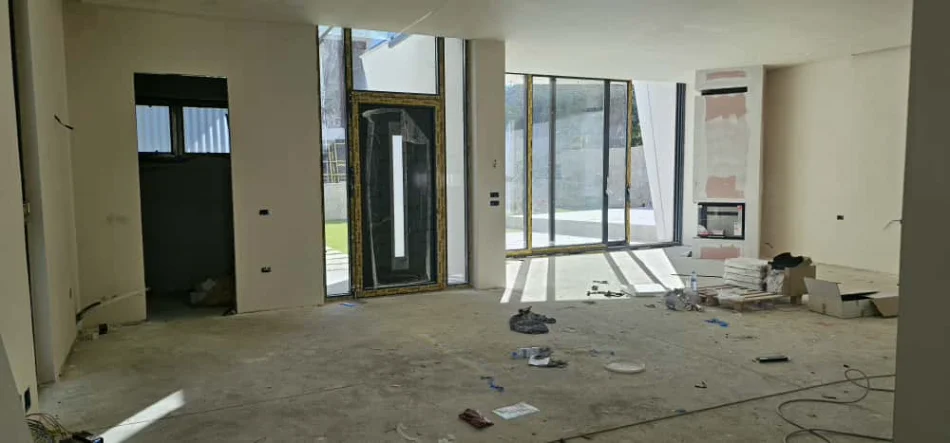 Tirane, shitet Vile Vile 3 Katshe , 440 m² 780.000 € (Prane TEG)