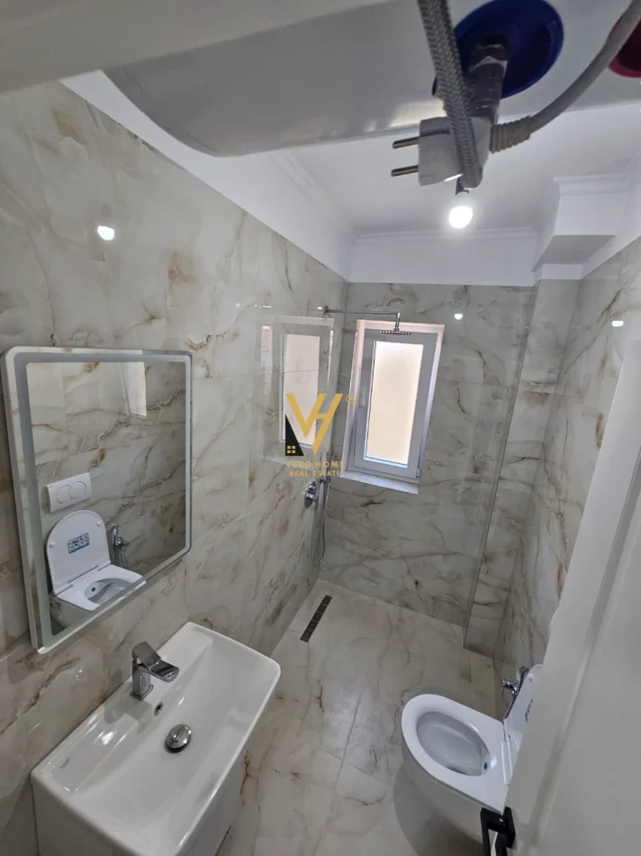 Tirane, shitet apartament 1+1+Ballkon Kati 3, 60 m² 169.000 € (SHKOLLA E KUQE)