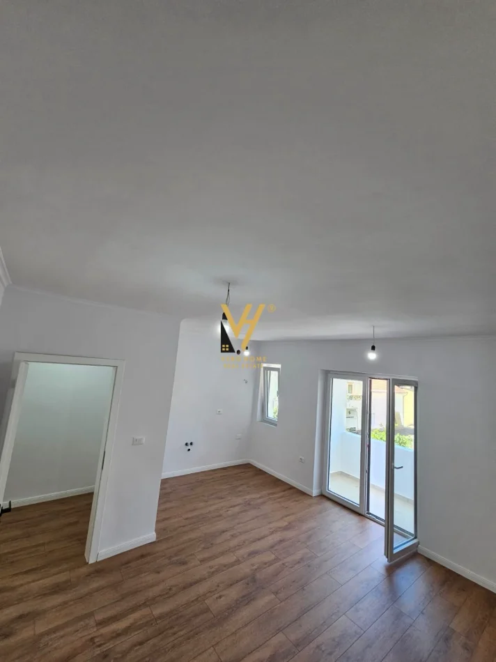 Tirane, shitet apartament 1+1+Ballkon Kati 3, 60 m² 169.000 € (SHKOLLA E KUQE)