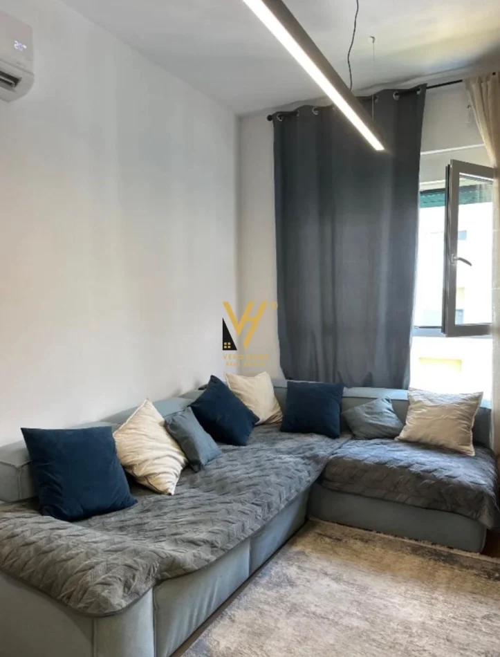Tirane, jepet me qera apartament 2+1+Ballkon Kati 8, 80 m² 570 € (ALI DEMI)