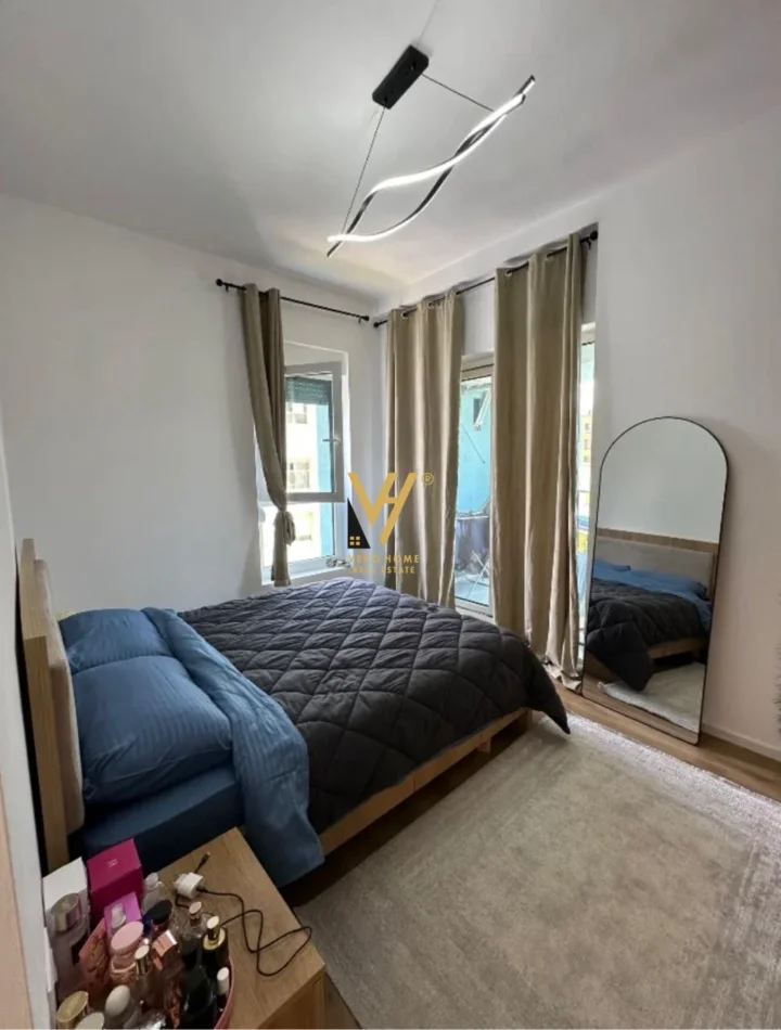 Tirane, jepet me qera apartament 2+1+Ballkon Kati 8, 80 m² 570 € (ALI DEMI)