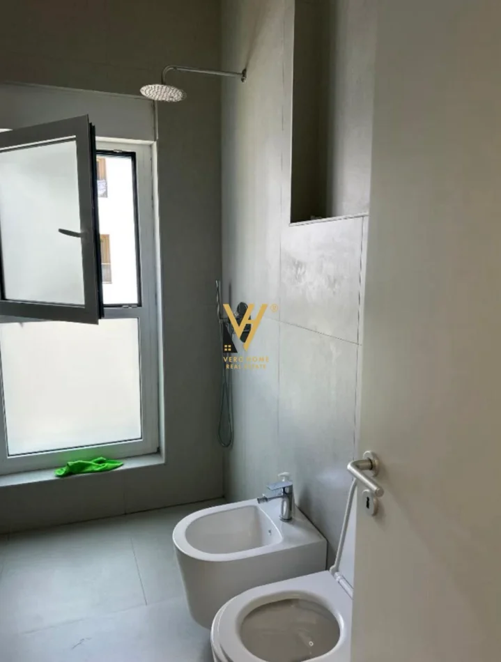 Tirane, jepet me qera apartament 2+1+Ballkon Kati 8, 80 m² 570 € (ALI DEMI)