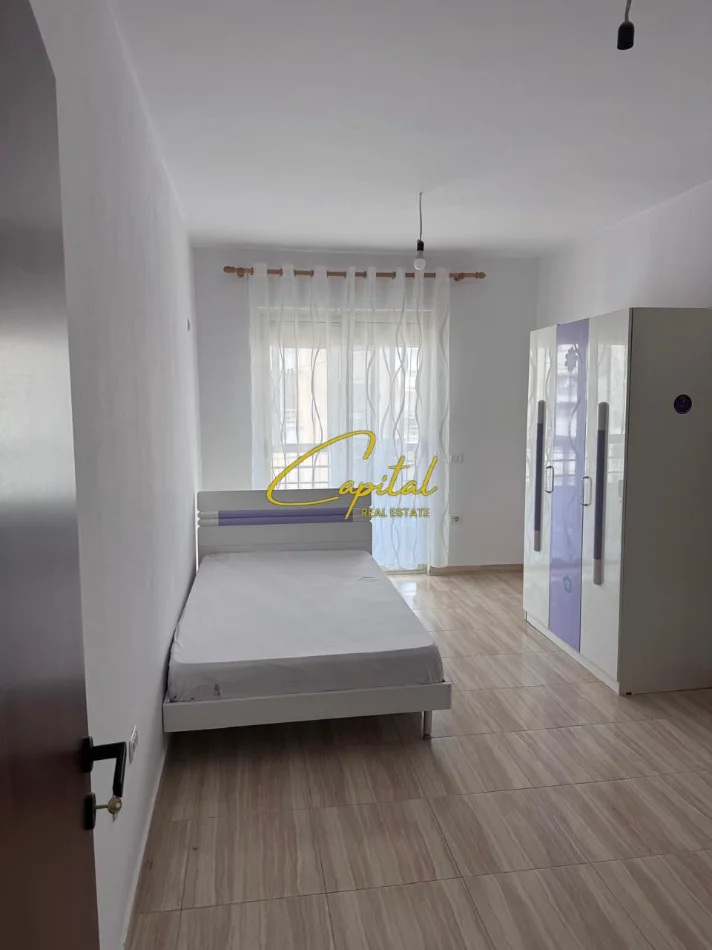 Tirane, jepet me qera apartament 2+1 Kati 4, 120 m² 470 € (YZBERISHT)