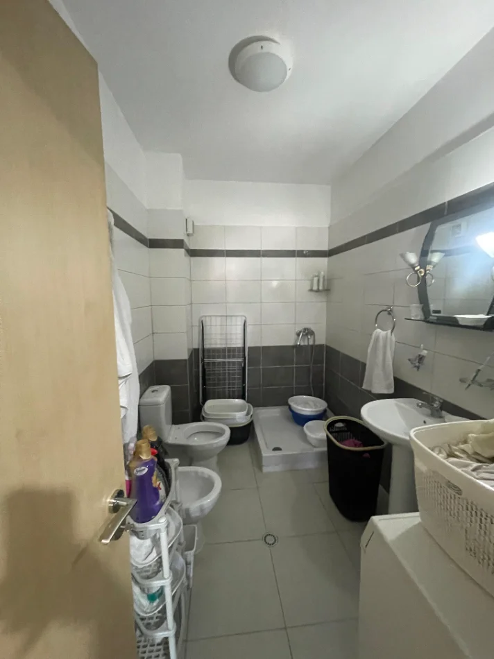 Tirane, shes apartament 2+1+Ballkon Kati 2, 87 m² 157.000 € (Spitali Amerikan 3)