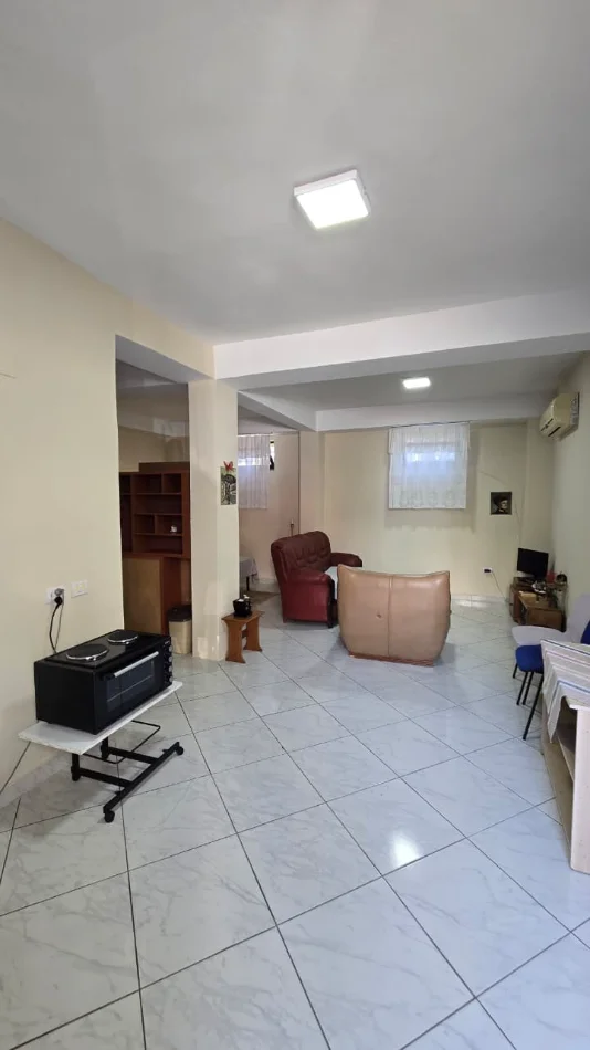 Tirane, jepet me qera garsonier  Kati 0, 50 m² 320 € (Rruga Lidhja e Prizrenit, Tiranë, Albania)