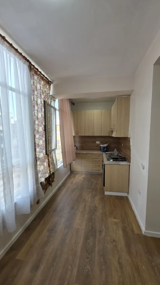 Tirane, shitet apartament 2+1+Ballkon Kati 8, 74 m² 125.000 € (Astir)