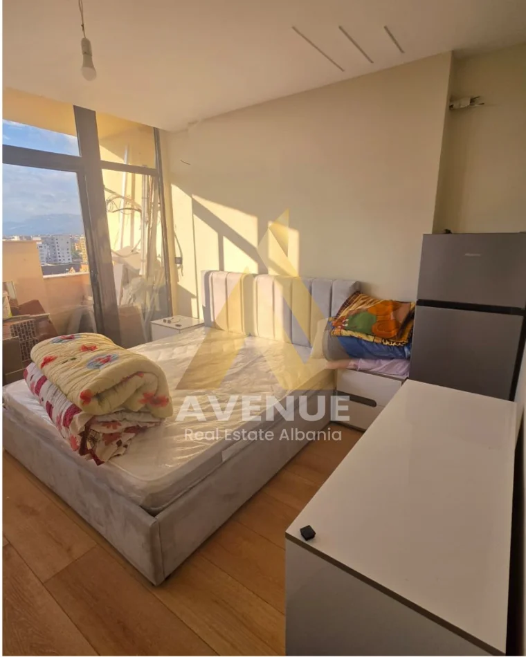 Tirane, jepet me qera apartament 2+1+Ballkon Kati 11, 90 m² 800 € (rruga kavajes)